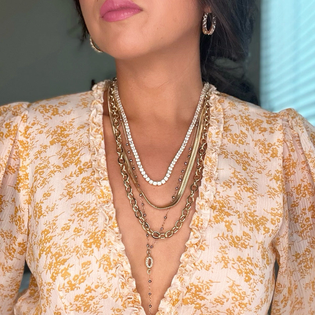 The Sparkling Benefits of Wearing Jewelry Every Day: A Boost to Perception and a Practice of Self-Care