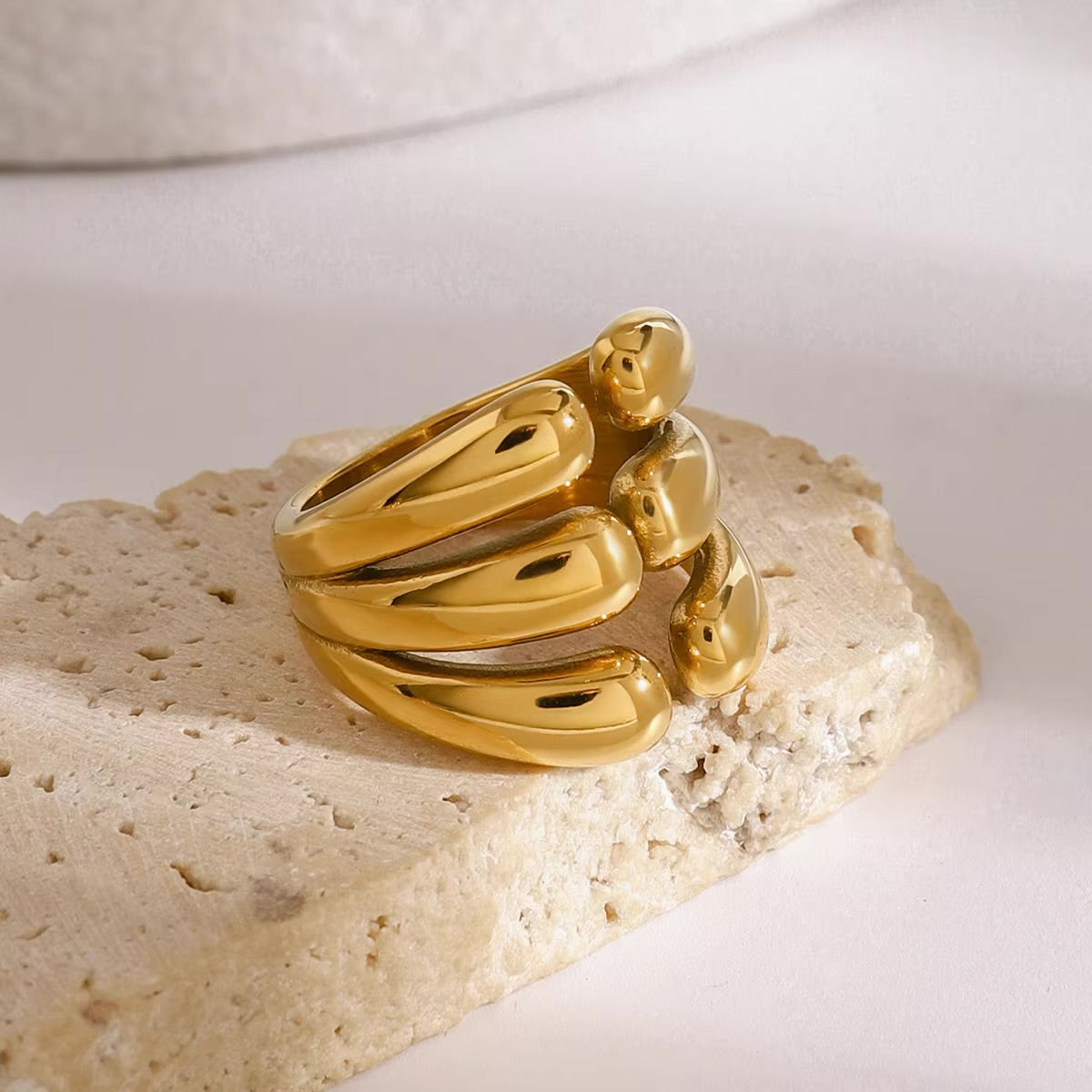 How to Incorporate Bloo and Ro Jewelry into Your Spring Wardrobe