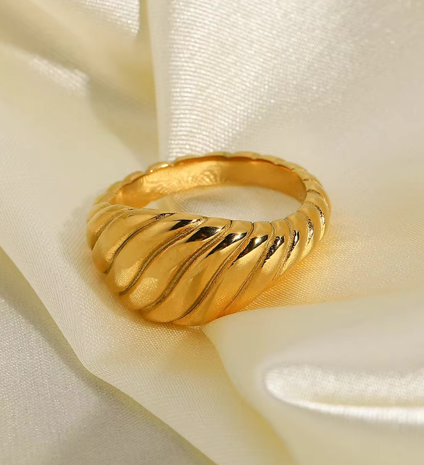 Croissant Twisted Dome Ring